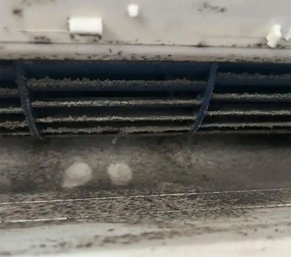 周村空调吹的风有股烧焦味是怎么回事